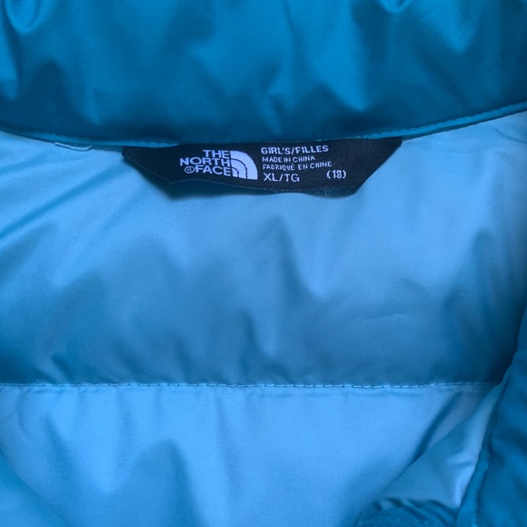 Girls XL north face 550 puffer jacket (never worn) - Picture 3 of 10